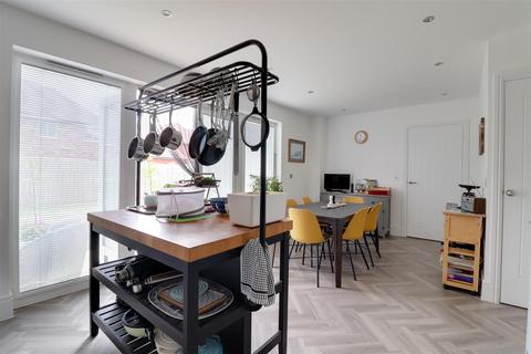 undefined, Great Oldbury Drive, Great Oldbury, Stonehouse
