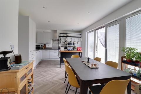 3 bedroom detached house for sale, Great Oldbury Drive, Great Oldbury, Stonehouse