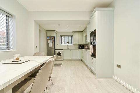 undefined, Glenview Avenue, BRADFORD BD9
