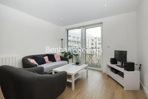 3 bedroom apartment to rent, Ashton Reach, London, SE16