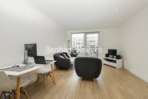 3 bedroom apartment to rent, Ashton Reach, London, SE16