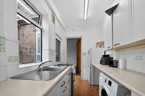 2 bedroom terraced house for sale, Cemetery Road, York