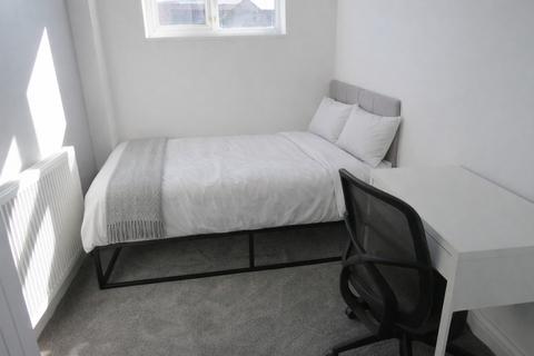 4 bedroom terraced house to rent, Southmead Road, Bristol, BS10