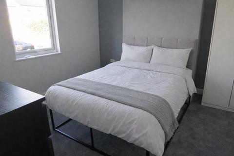 4 bedroom terraced house to rent, Southmead Road, Bristol, BS10