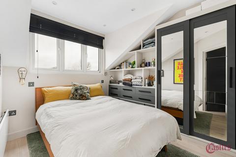 1 bedroom flat for sale, Lower Clapton Road, London