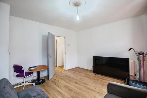 2 bedroom flat for sale, Goldsmith Road, London SE15