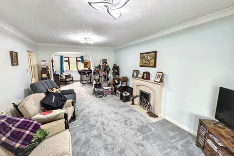 undefined, Maes Cybi, Pensarn, Conwy LL22 7RQ