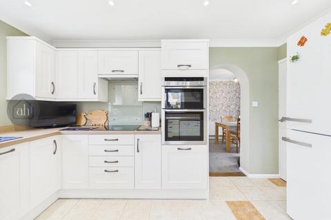 4 bedroom semi-detached house for sale, Bennett Avenue, Elmswell,