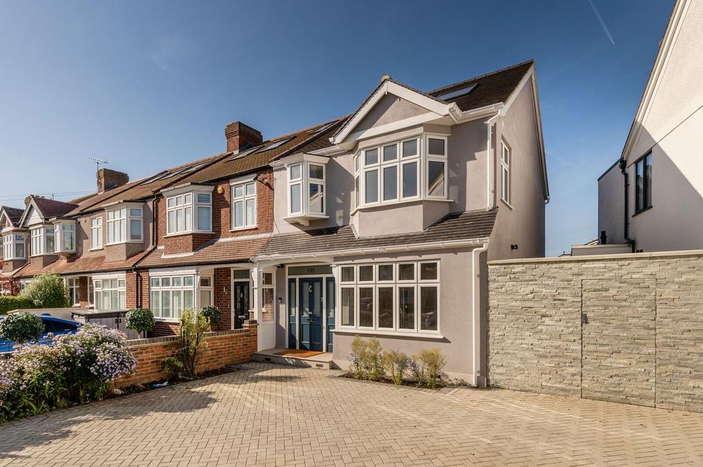Detached house exterior, driveway