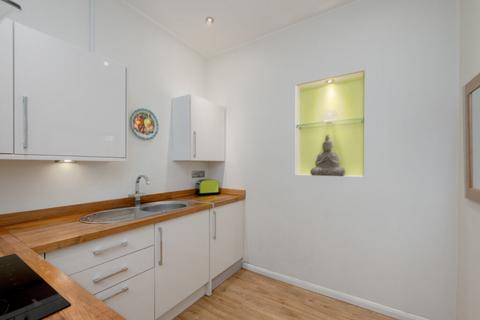 2 bedroom flat for sale, 2F1, 32 Elm Row, Leith Walk, EH7 4AH