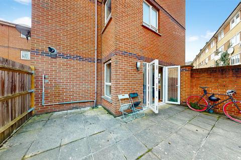 undefined, Drywater Flats, Phoenix Wharf Road, SE1