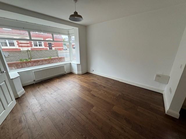 Living room 2.jpg