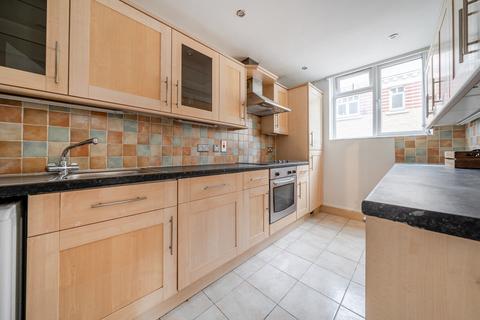 2 bedroom flat to rent, Keswick Road, Putney, London, SW15