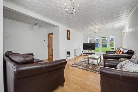 3 bedroom detached house for sale, Yelverton Avenue, Leicester, LE5