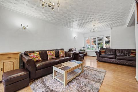 3 bedroom detached house for sale, Yelverton Avenue, Leicester, LE5