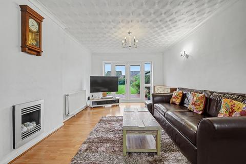 3 bedroom detached house for sale, Yelverton Avenue, Leicester, LE5
