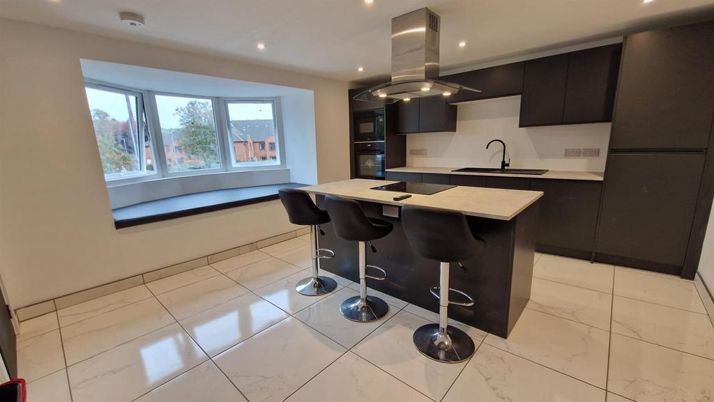 Kitchen 5.jpg