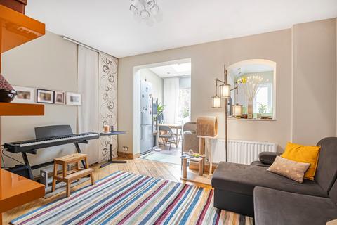 2 bedroom end of terrace house for sale, Lambourne Road, Barking, IG11