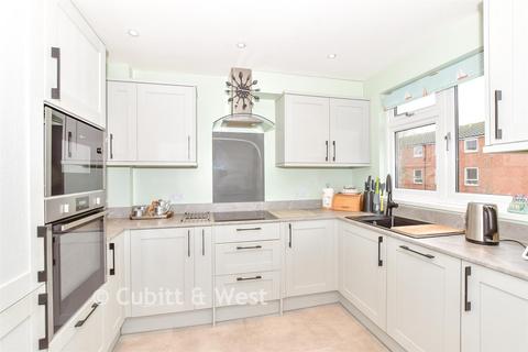 4 bedroom terraced house for sale, Chadderton Gardens, Portsmouth, Hampshire