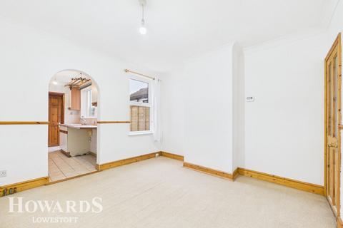 2 bedroom terraced house for sale, Moyes Road, Lowestoft