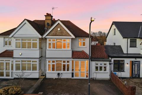 4 bedroom semi-detached house for sale, Totternhoe Close, Harrow, Greater London, HA3