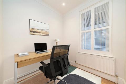3 bedroom flat for sale, Cavendish Gardens, London SW4