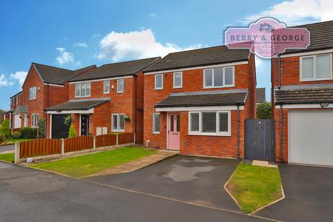 3 bedroom detached house for sale, Halls Close, Radcliffe M26