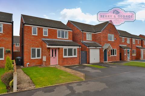 3 bedroom detached house for sale, Halls Close, Radcliffe M26