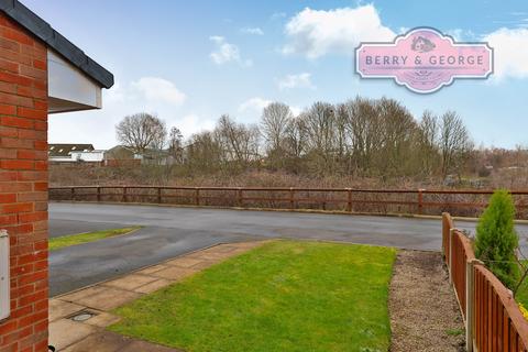 3 bedroom detached house for sale, Halls Close, Radcliffe M26
