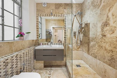 2 bedroom flat to rent, St. Georges Court, Brompton Road, London
