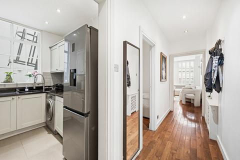 2 bedroom flat to rent, St. Georges Court, Brompton Road, London