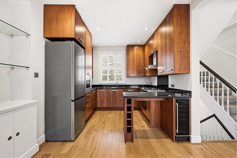 3 bedroom maisonette to rent, First Street, London