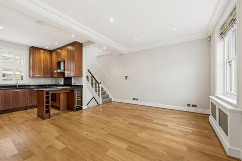 3 bedroom maisonette to rent, First Street, London