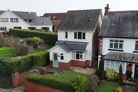 3 bedroom detached house for sale, Hereford Road, Abergavenny, NP7