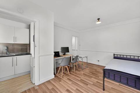 Studio to rent, Clifford's Inn, Fetter Lane, London