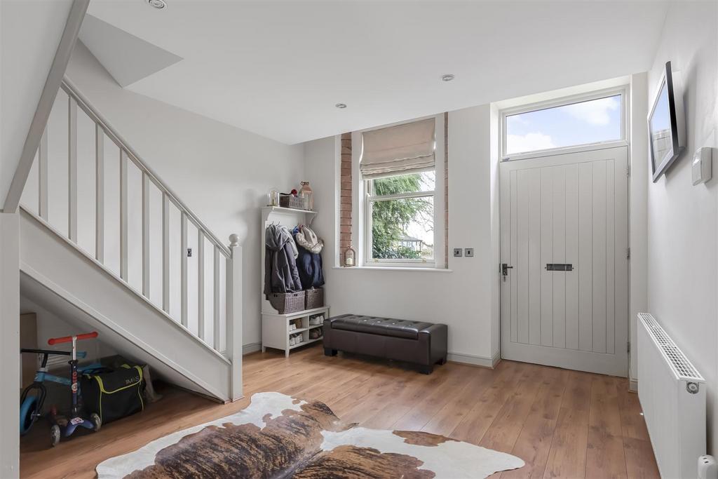 Spacious Entrance Hall