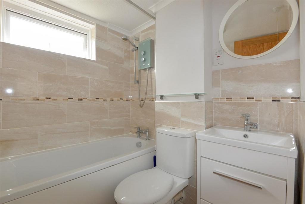 Bathroom 1.jpg