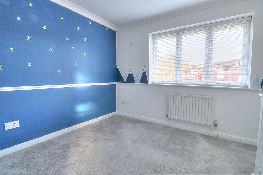 Fairbairn Walk 22 Bed 2.jpg