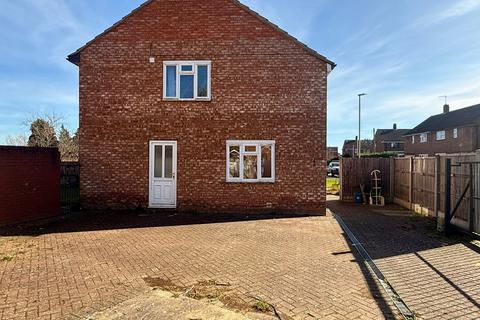 2 bedroom detached house to rent, Mangrove Road, Luton LU2