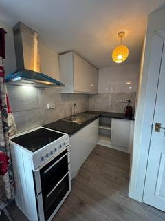 2 bedroom detached house to rent, Mangrove Road, Luton LU2