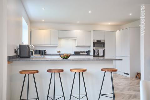 4 bedroom detached house for sale, Drayton Wood Road, Norwich NR6