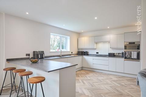 4 bedroom detached house for sale, Drayton Wood Road, Norwich NR6