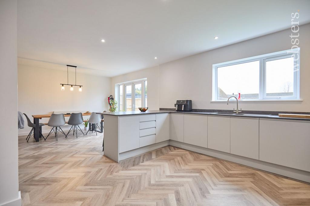 Kitchen/Dining room