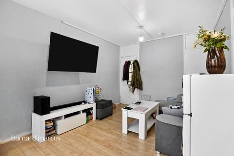 1 bedroom flat for sale, Sceaux Gardens, London