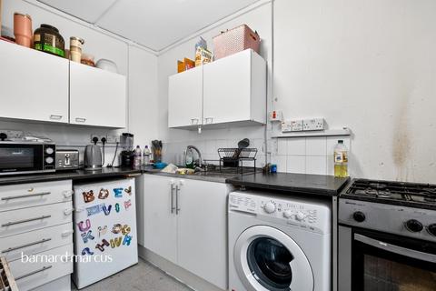 1 bedroom flat for sale, Sceaux Gardens, London