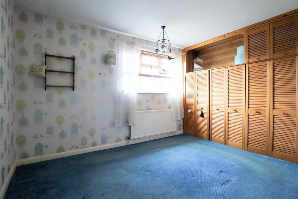 Bedroom 1.jpg