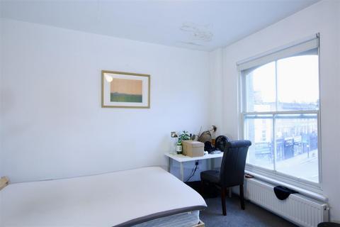 3 bedroom flat to rent, Median Road, London