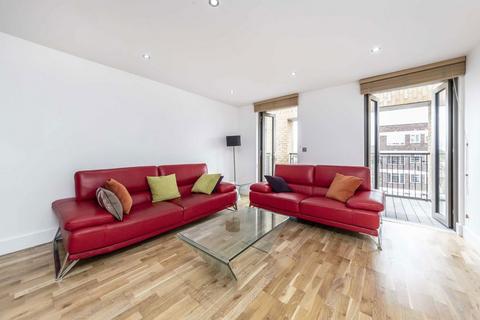 3 bedroom flat to rent, Camden Road, London NW1