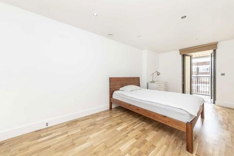 3 bedroom flat to rent, Camden Road, London NW1