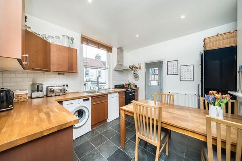 2 bedroom maisonette for sale, Totterdown Street, London SW17
